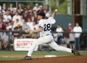 开云棋牌-CLG力克C9，Peanut完成史诗逆转四强赛3:1（北京）