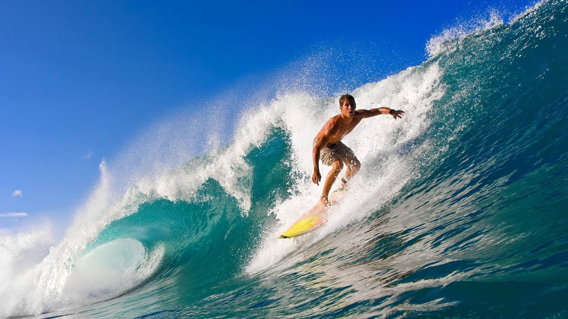 安哥拉正面击溃佛罗伦萨，C罗成为关键先生